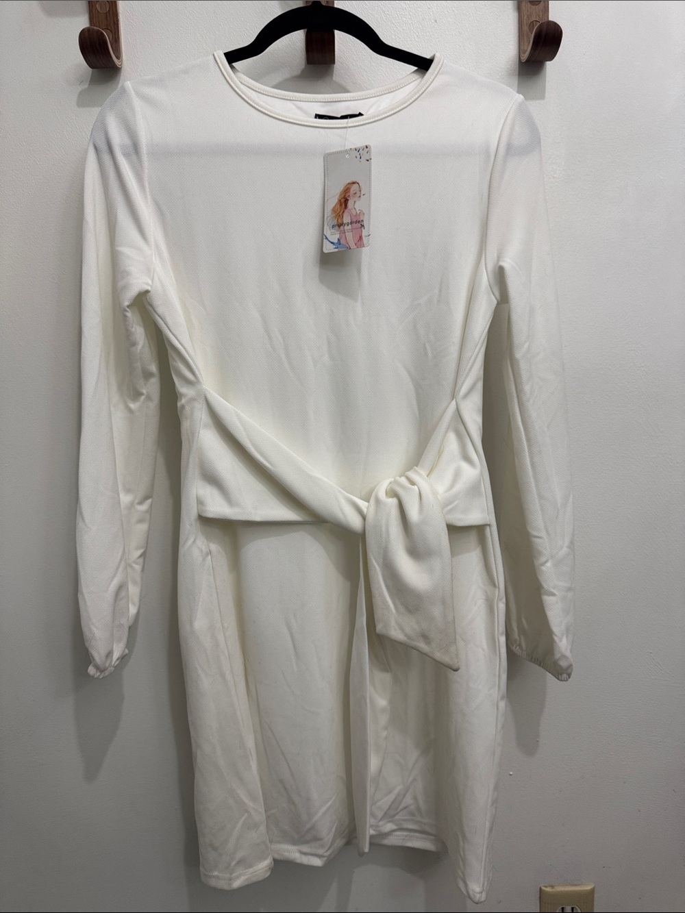 Women's White Long-Sleeve Tie-Waist Dress